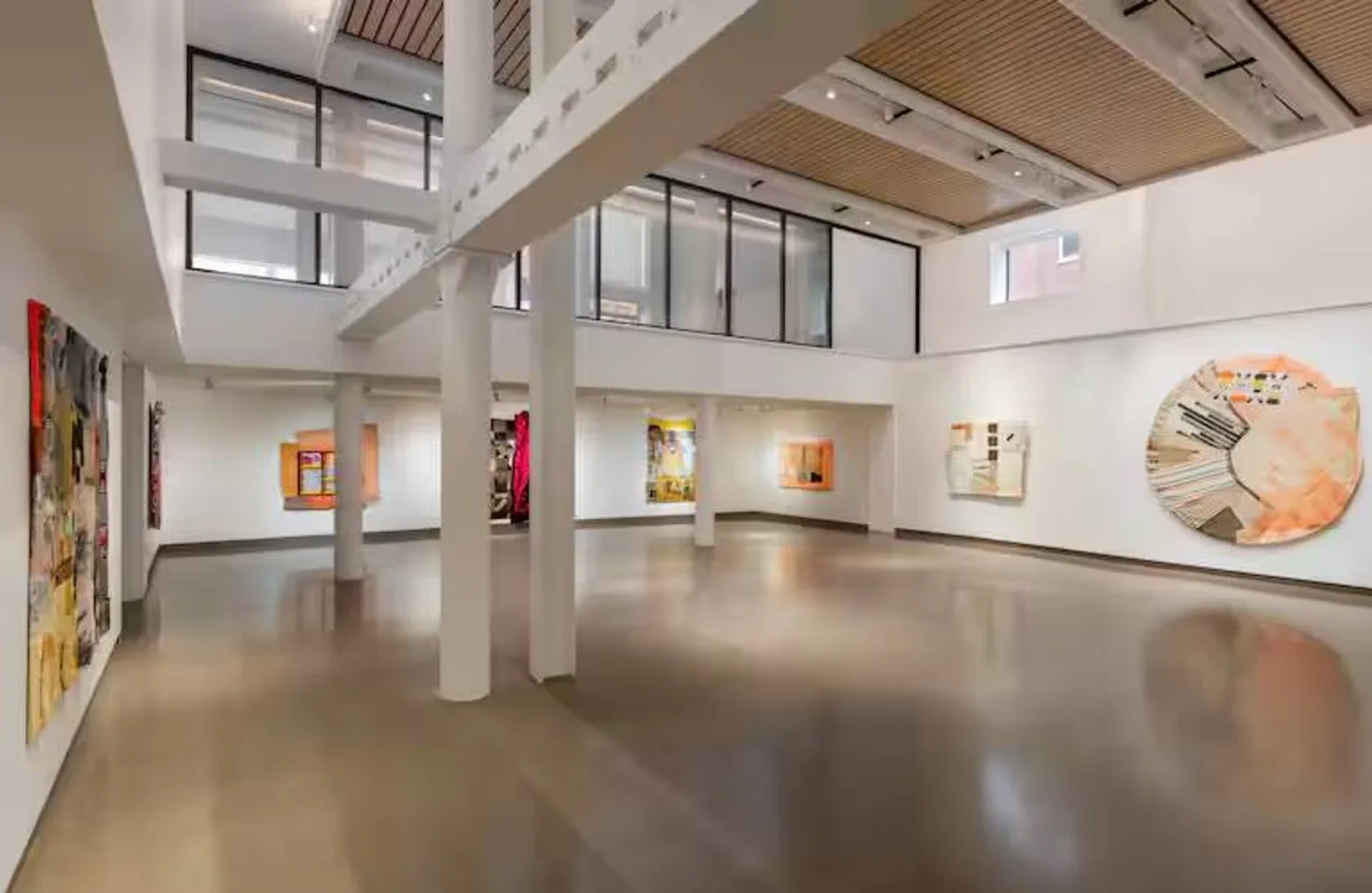 The Bankers Alley Hotel Nashville art gallery hub